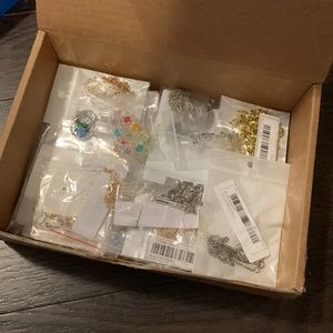 40+ JEWELRY ITEMS LOT